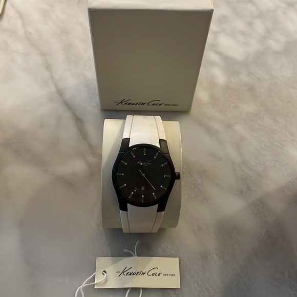 Kenneth Cole Watch - Picture 2 of 7